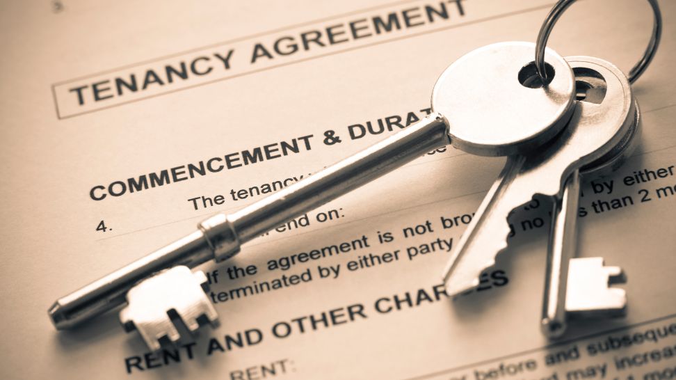 house key and house rental agreement